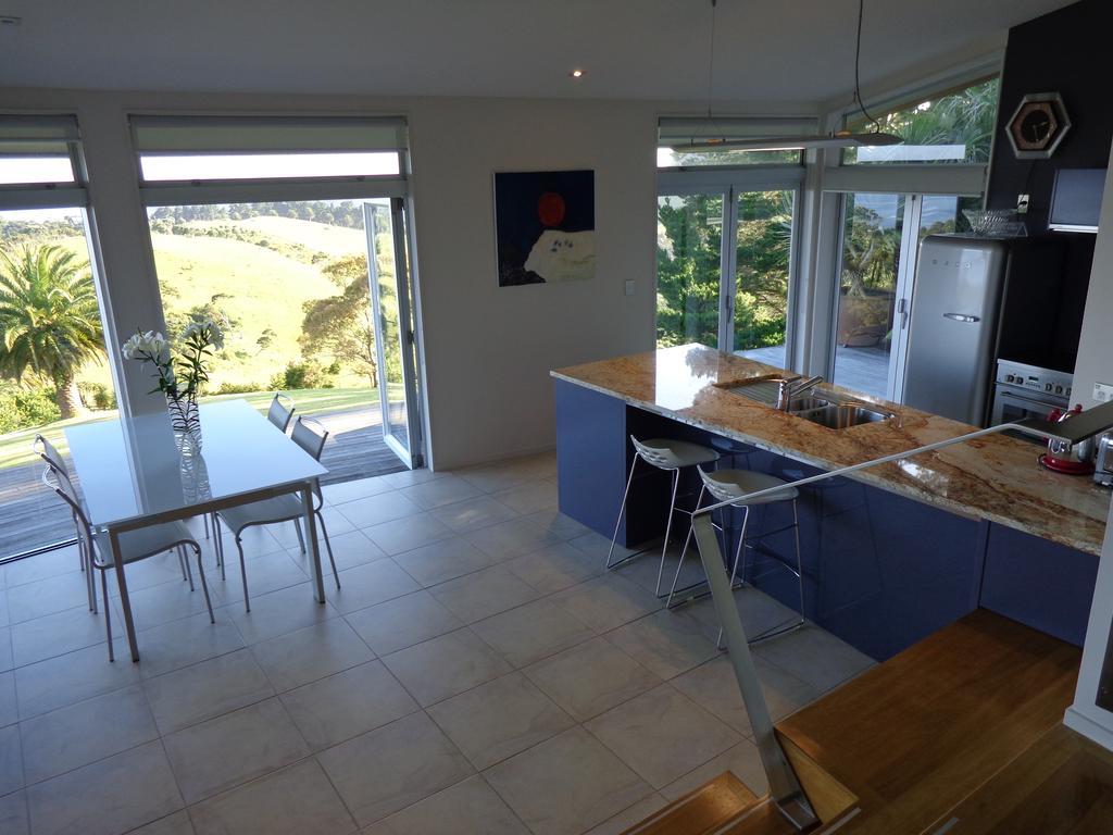Nikau Apartments Waiheke Island Onetangi Экстерьер фото